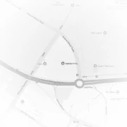 Slika sa lokacijom, mapom, koja u pozadini prikazuje tačnu lokaciju prodavnice za koju su vezane informacije adrese i količine izabranog proizvoda na stanju.